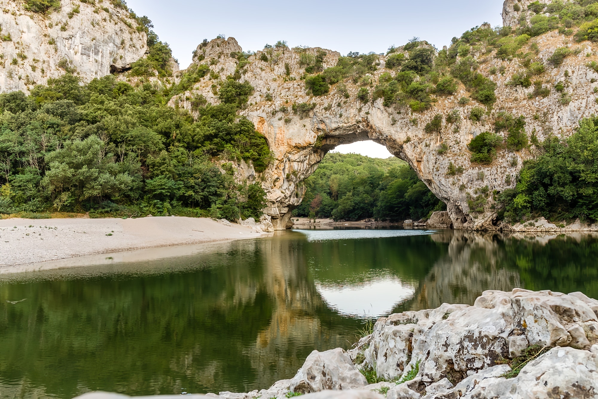 Les ailes de saison deviennent la seule issue pour l&rsquo;Ardèche après un été marqué par des canicules extrêmes